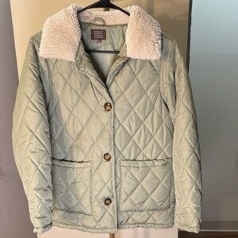 Women's Quilted Jacket M Faux Shearling Collar Button Pockets